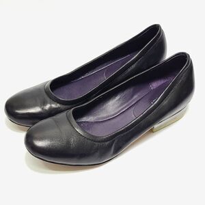 Vaneli Women's Black Leather Flats Size 6.5